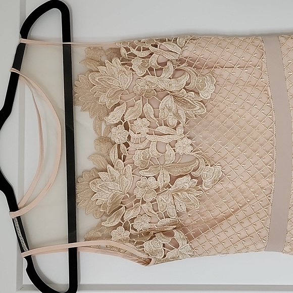 BCBG lace dress light blush pink, sz 0. - Picture 3 of 5